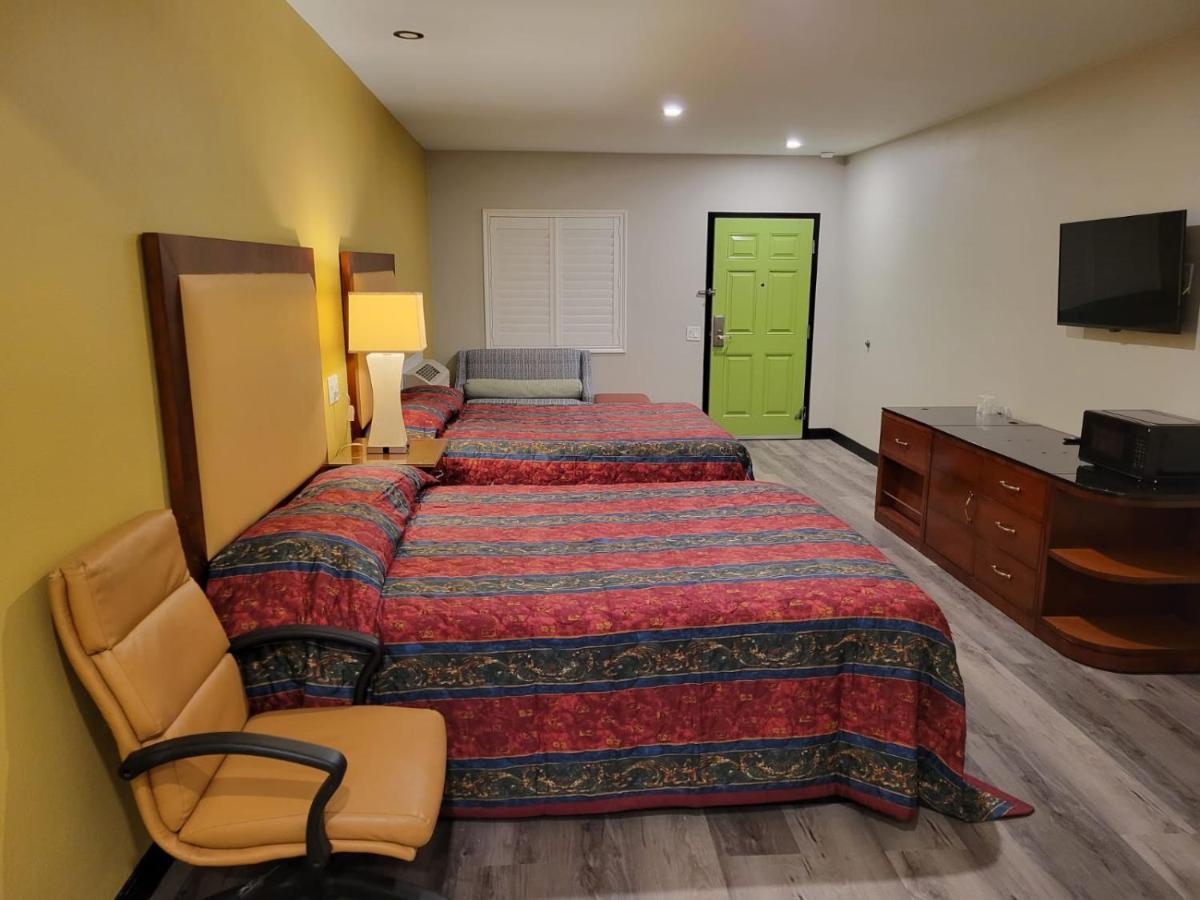 Stadium Inn&spas *